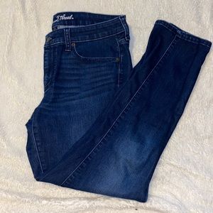 Dark wash mid rise universal threads skinny jeans